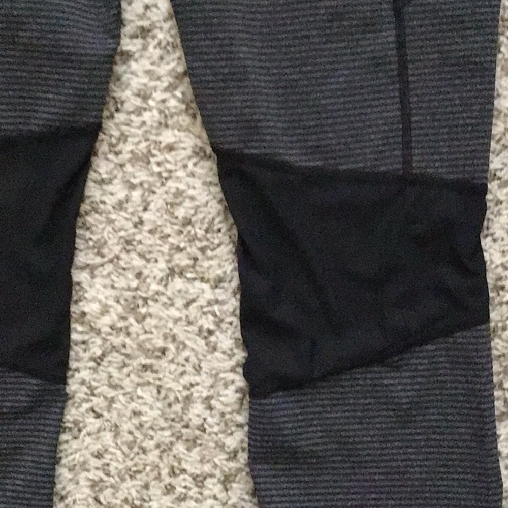 Womens Ck Performance Capri Pants. Large - image 7